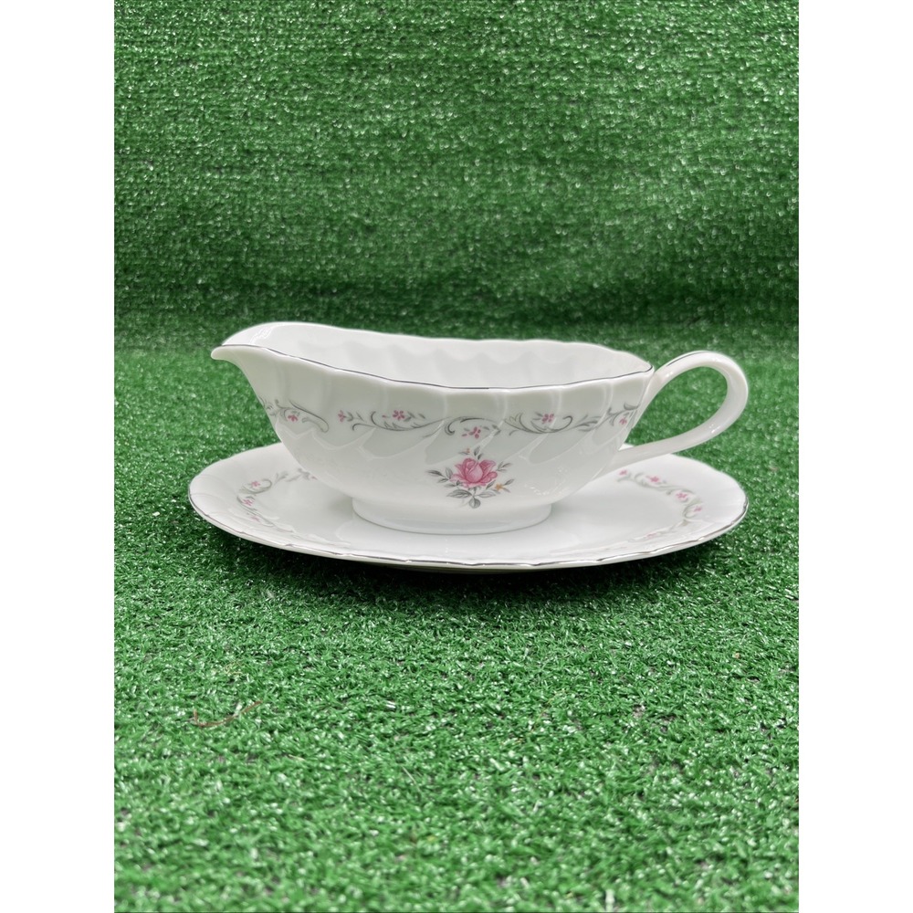 Royal Swirl Fine  China Of Japan‎ Gravy Boat With Underplate